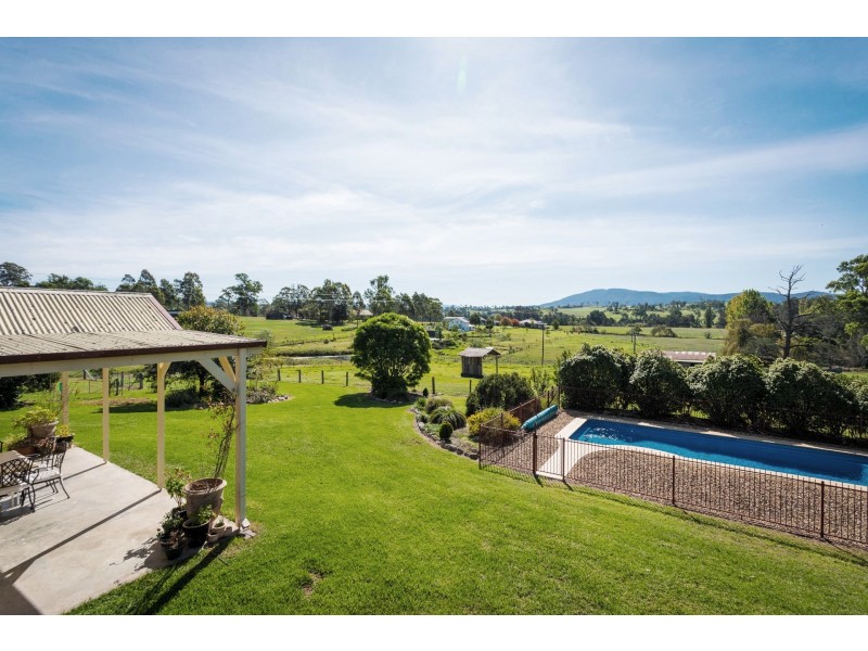 11 Corridgeree Lane, Tarraganda NSW 2550