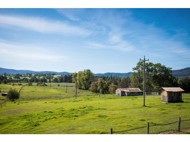 11 Corridgeree Lane, Tarraganda NSW 2550