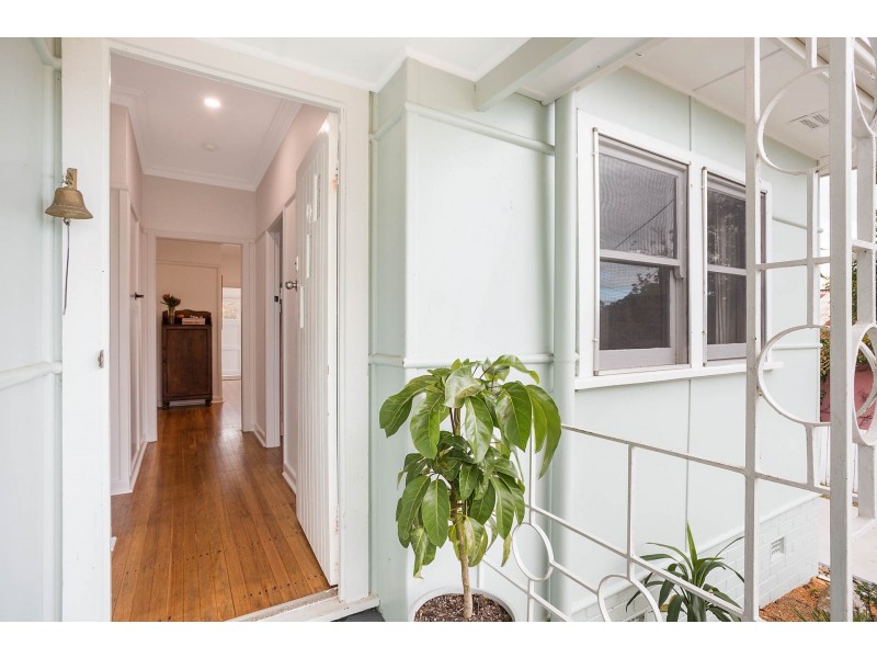 25 Kirkland Crescent, Bega NSW 2550