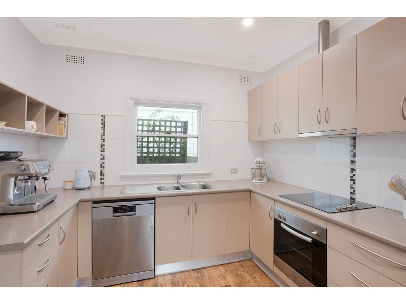 25 Kirkland Crescent, Bega NSW 2550