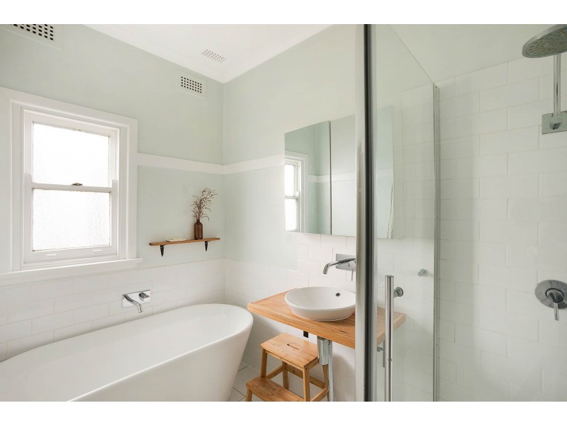 25 Kirkland Crescent, Bega NSW 2550