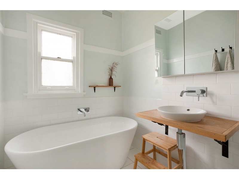 25 Kirkland Crescent, Bega NSW 2550