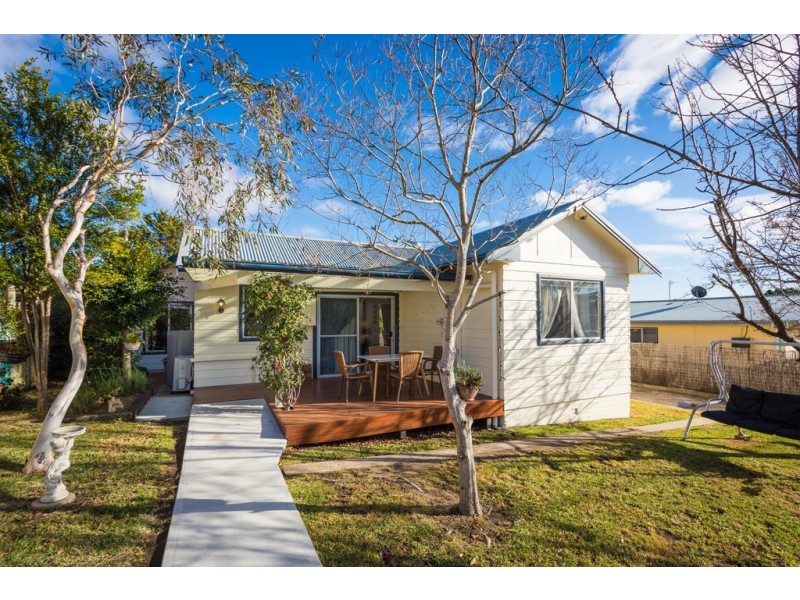 9 Mecklenberg St, Bega NSW 2550