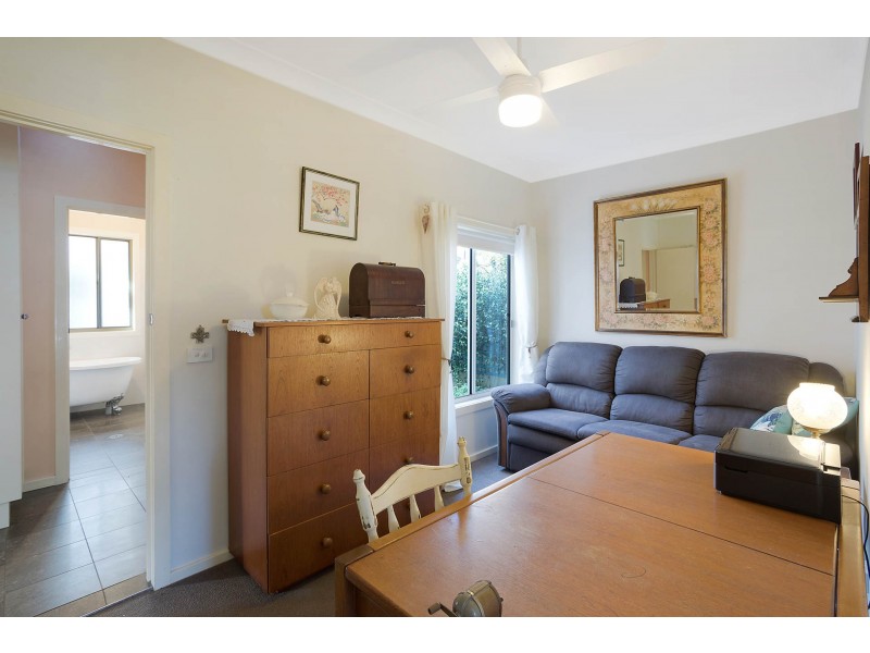 9 Mecklenberg St, Bega NSW 2550