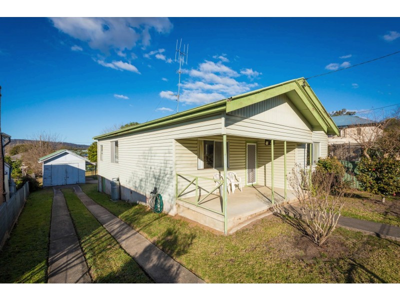 16 Gordon Street, Bega NSW 2550