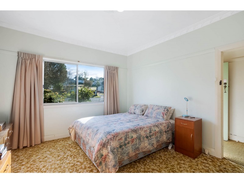 16 Gordon Street, Bega NSW 2550