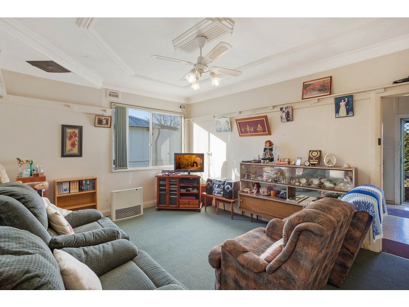 16 Gordon Street, Bega NSW 2550