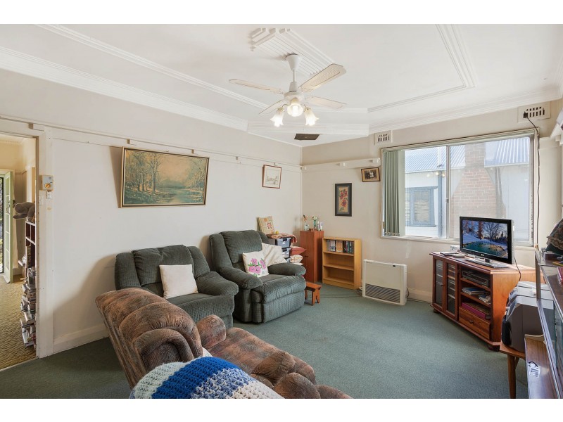 16 Gordon Street, Bega NSW 2550