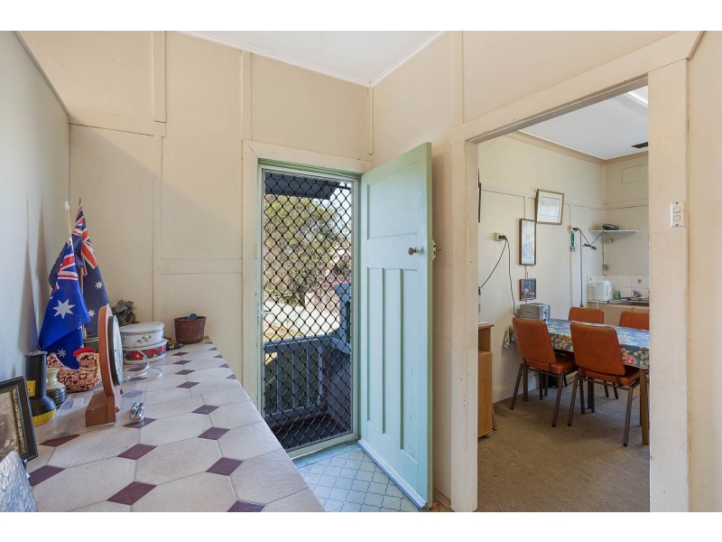 16 Gordon Street, Bega NSW 2550