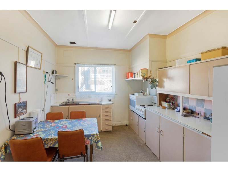 16 Gordon Street, Bega NSW 2550