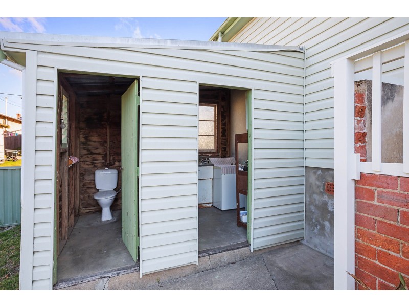 16 Gordon Street, Bega NSW 2550