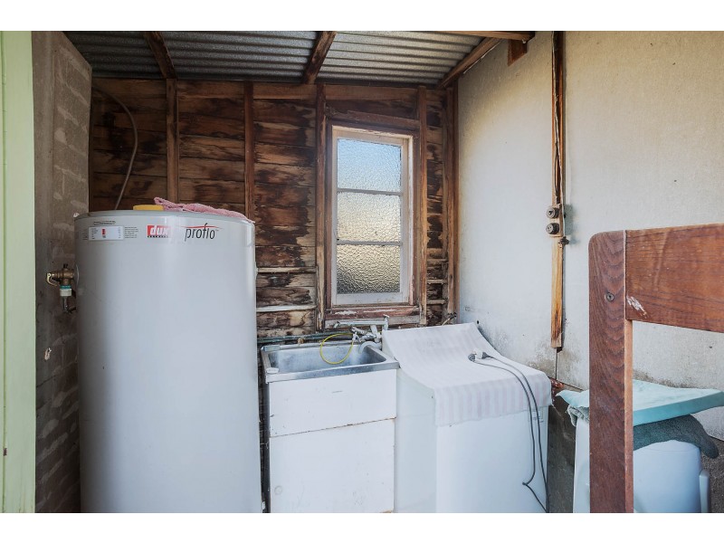 16 Gordon Street, Bega NSW 2550