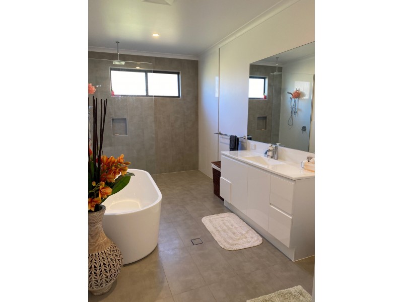 13 Millbank Way, Bega NSW 2550