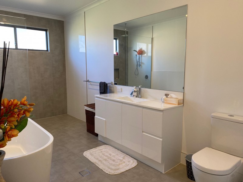 13 Millbank Way, Bega NSW 2550