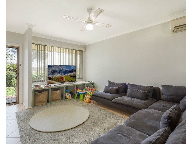 6 TARONGA CRESCENT, Bega NSW 2550