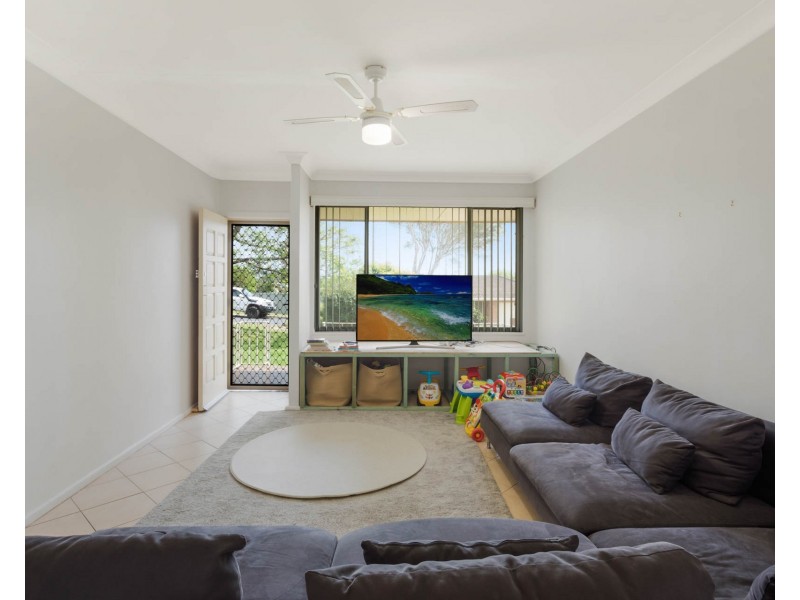 6 TARONGA CRESCENT, Bega NSW 2550