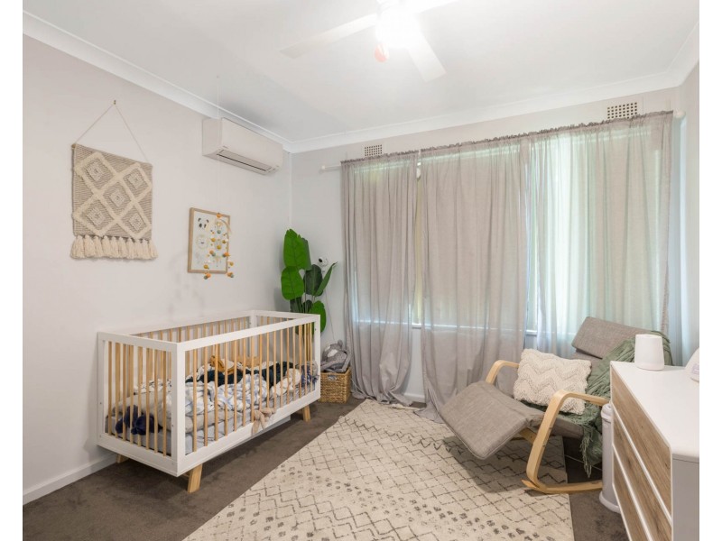 6 TARONGA CRESCENT, Bega NSW 2550