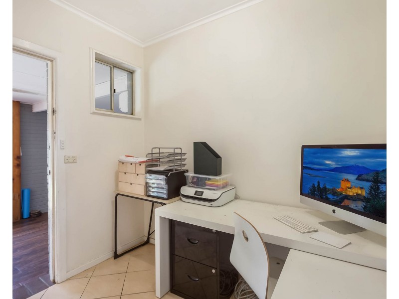 6 TARONGA CRESCENT, Bega NSW 2550