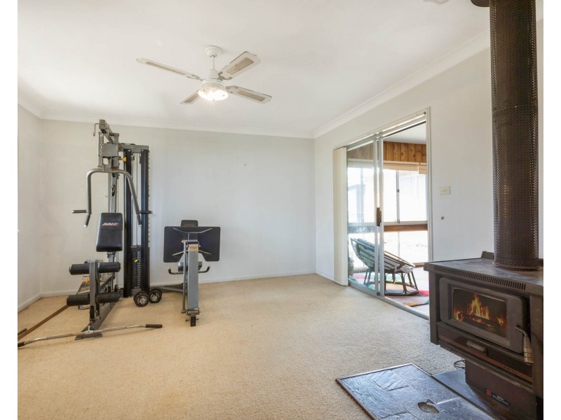 6 TARONGA CRESCENT, Bega NSW 2550