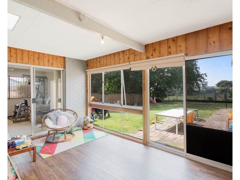 6 TARONGA CRESCENT, Bega NSW 2550