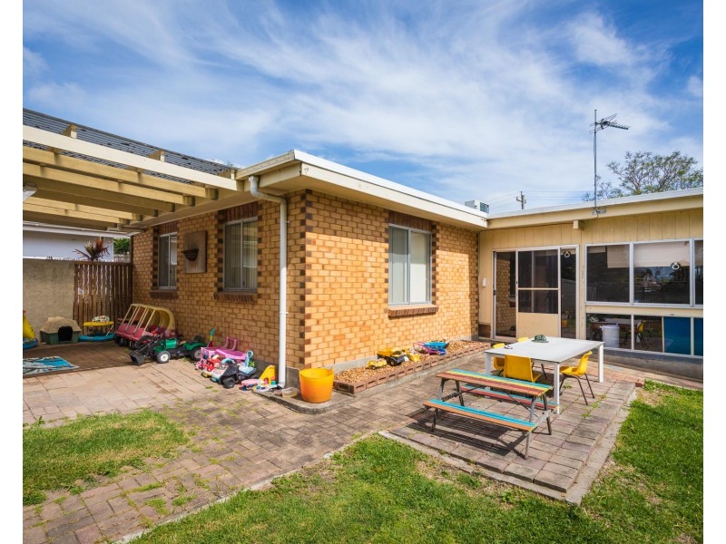 6 TARONGA CRESCENT, Bega NSW 2550