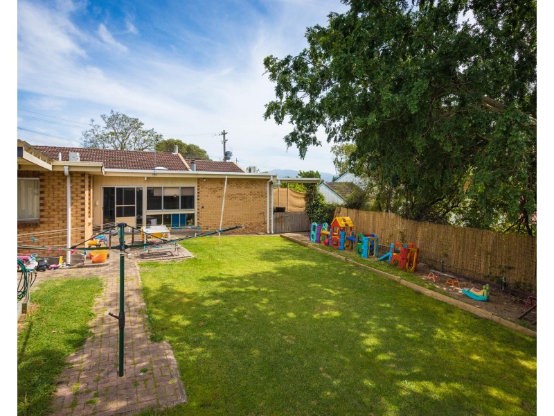 6 TARONGA CRESCENT, Bega NSW 2550