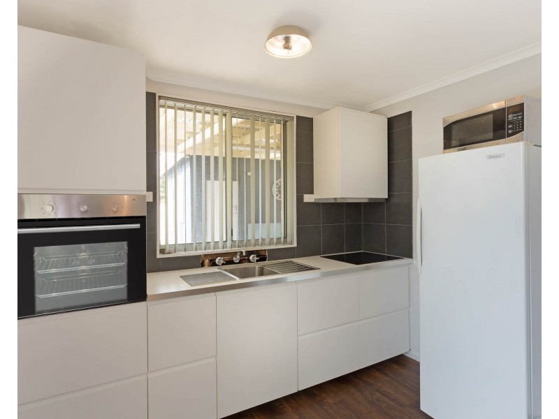 6 TARONGA CRESCENT, Bega NSW 2550