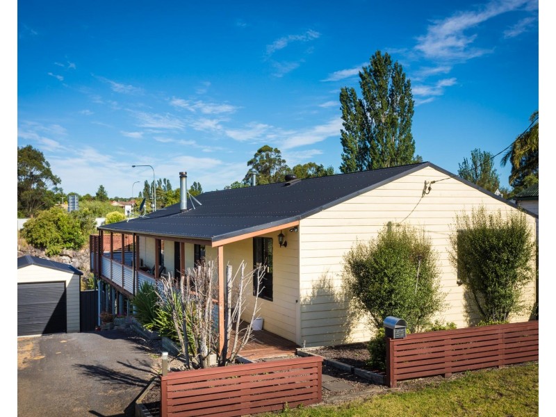 52 VALLEY STREET, Bega NSW 2550