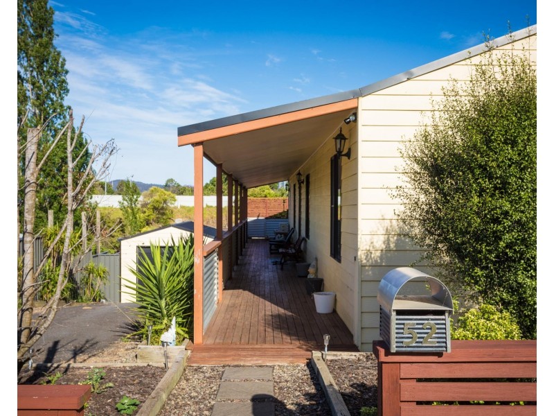 52 VALLEY STREET, Bega NSW 2550