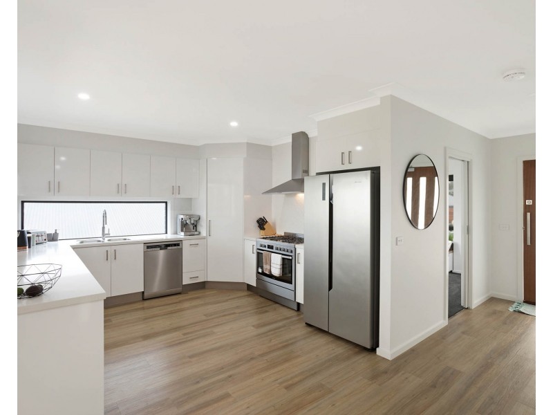 14 MILLBANK WAY, Bega NSW 2550