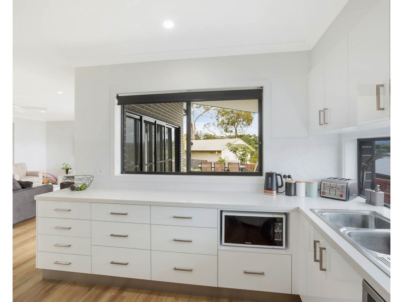 14 MILLBANK WAY, Bega NSW 2550