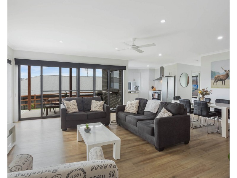 14 MILLBANK WAY, Bega NSW 2550