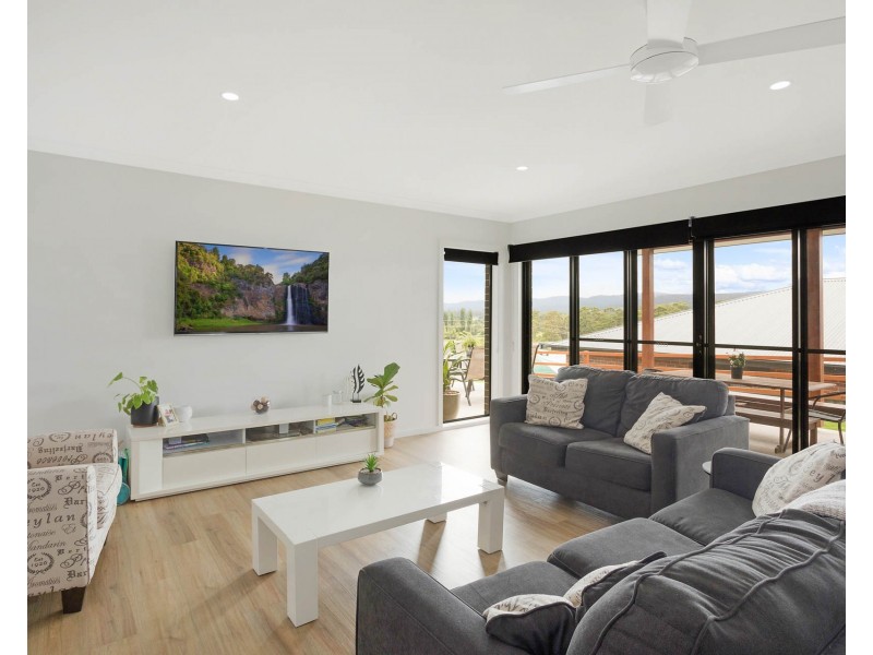 14 MILLBANK WAY, Bega NSW 2550