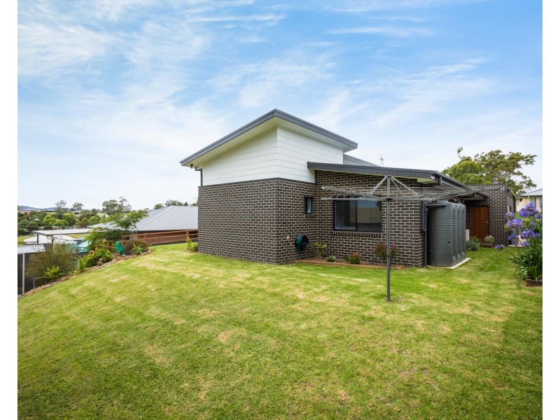 14 MILLBANK WAY, Bega NSW 2550