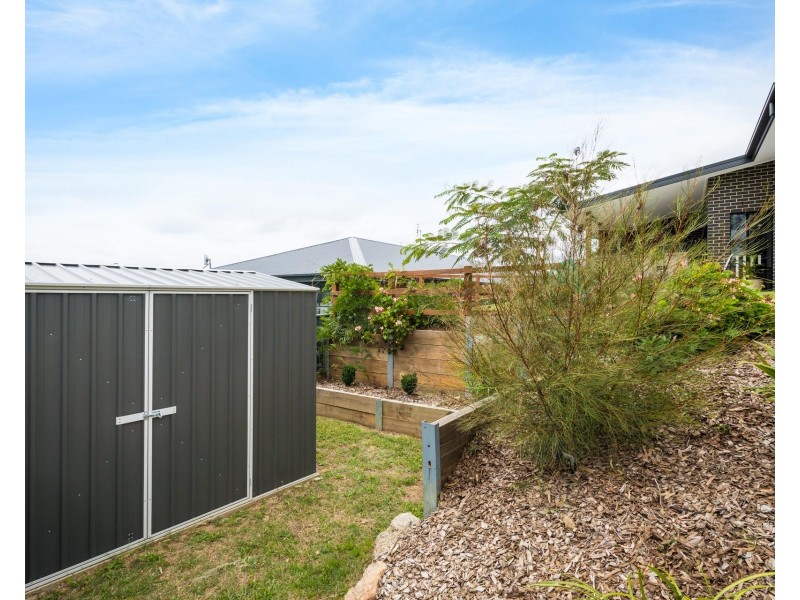 14 MILLBANK WAY, Bega NSW 2550