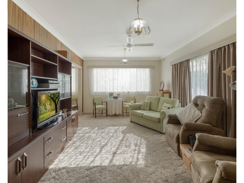 11 Meringo Street, Bega NSW 2550