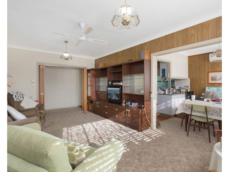 11 Meringo Street, Bega NSW 2550