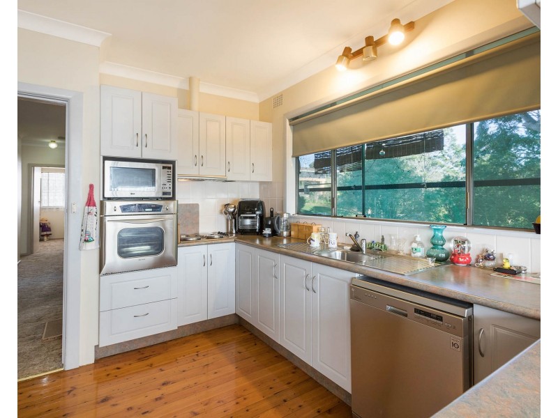 11 Meringo Street, Bega NSW 2550