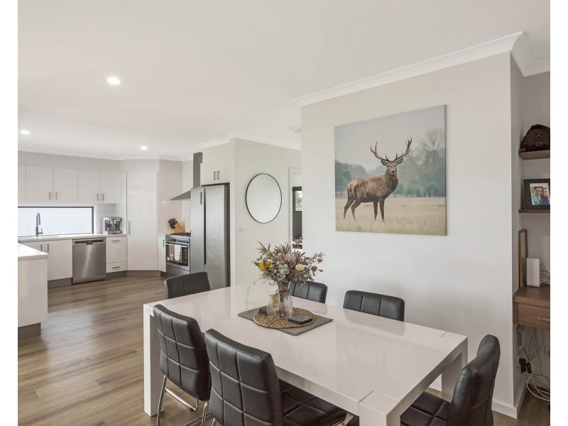 14 MILLBANK WAY, Bega NSW 2550