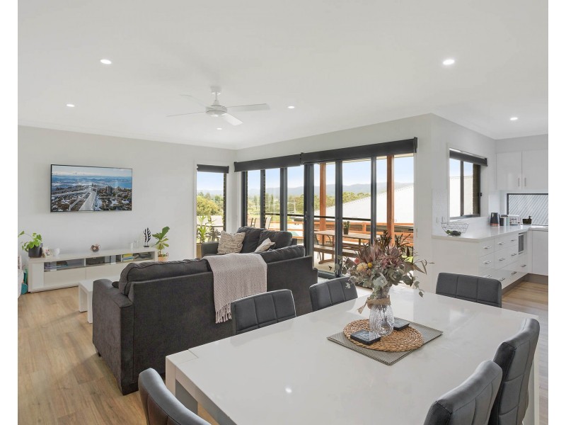 14 MILLBANK WAY, Bega NSW 2550