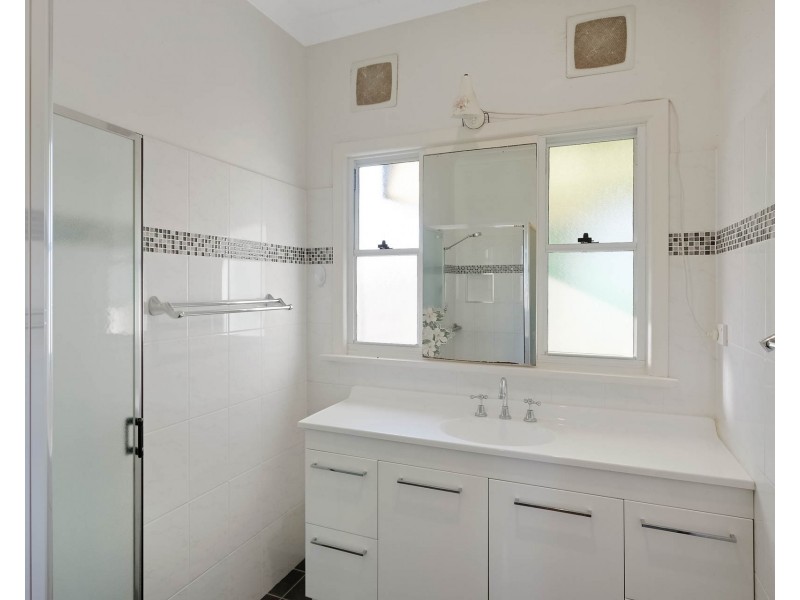 26-28 Gordon Street, Bega NSW 2550