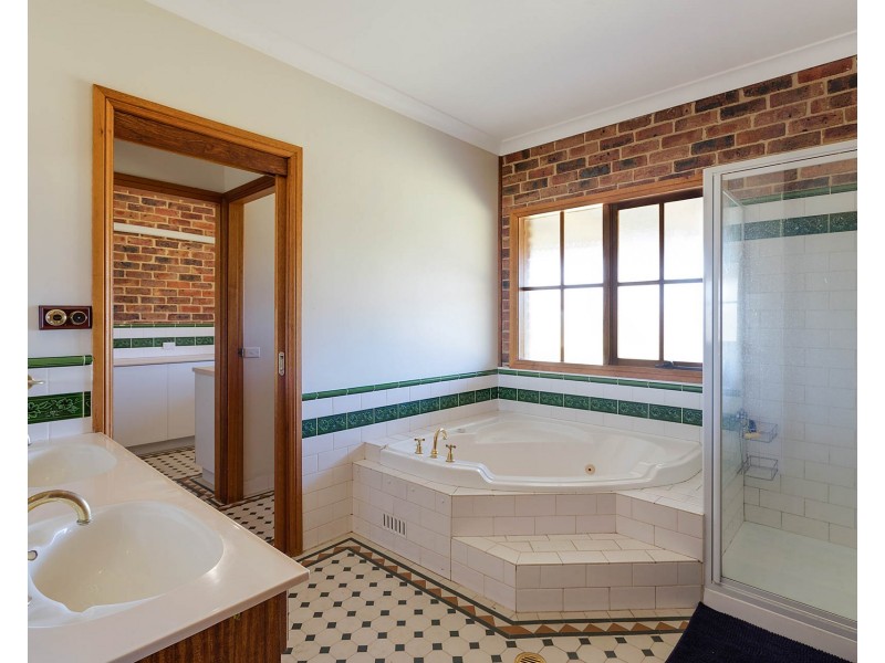 38 Curyo Lane, Bega NSW 2550