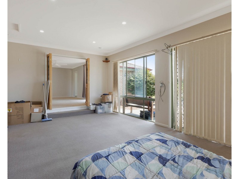 77 Max Slater Drive, Bega NSW 2550