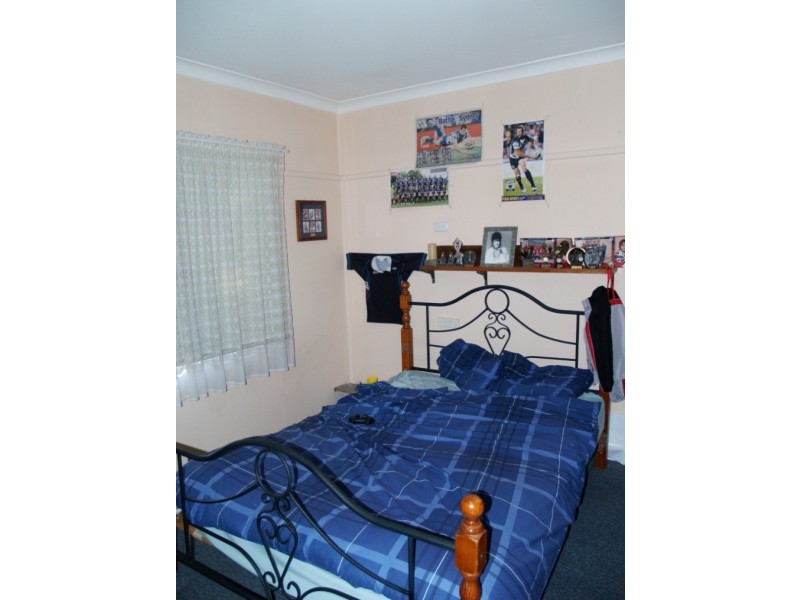 8 Blomfield Ave, Bega NSW 2550