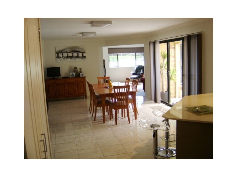 44 Glen Mia Dr, Bega NSW 2550