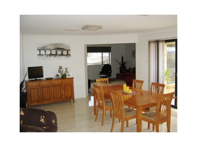 44 Glen Mia Dr, Bega NSW 2550