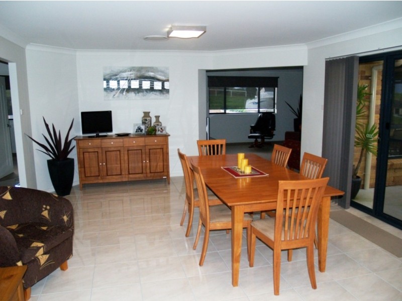 44 Glen Mia Dr, Bega NSW 2550