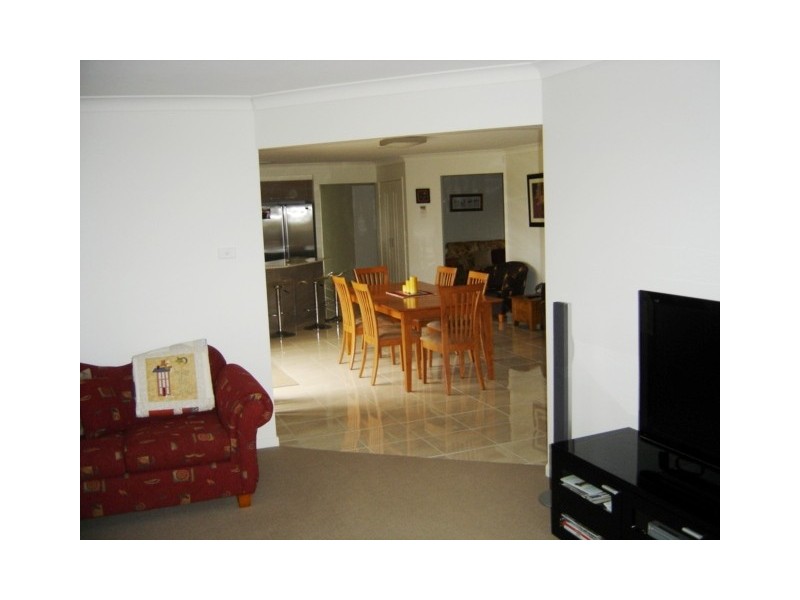 44 Glen Mia Dr, Bega NSW 2550