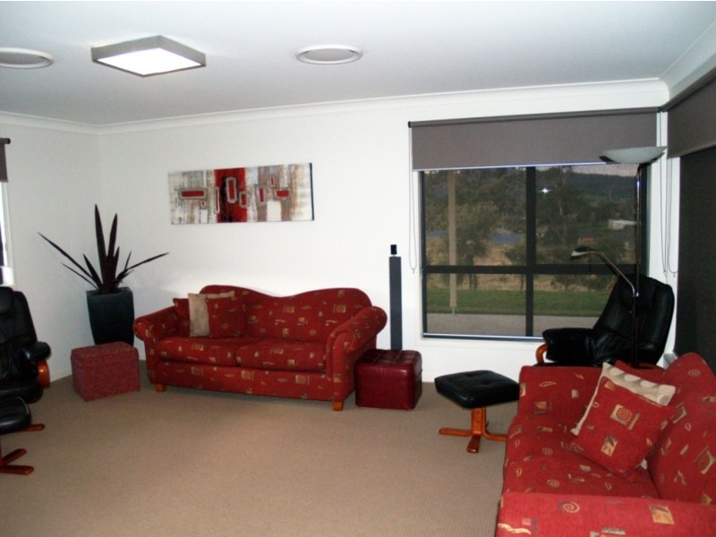 44 Glen Mia Dr, Bega NSW 2550