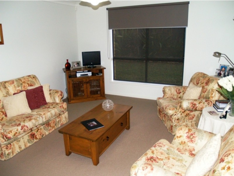 44 Glen Mia Dr, Bega NSW 2550